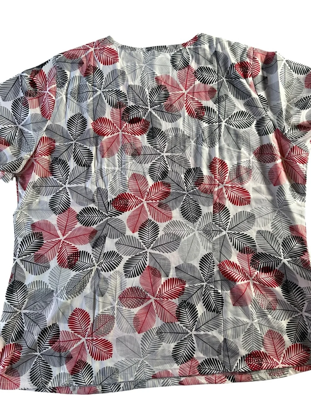 NWT Butter-Soft Stretch V-Neck Leaf Print Scrub Top — Pink & Gray XL - Picture 7 of 12